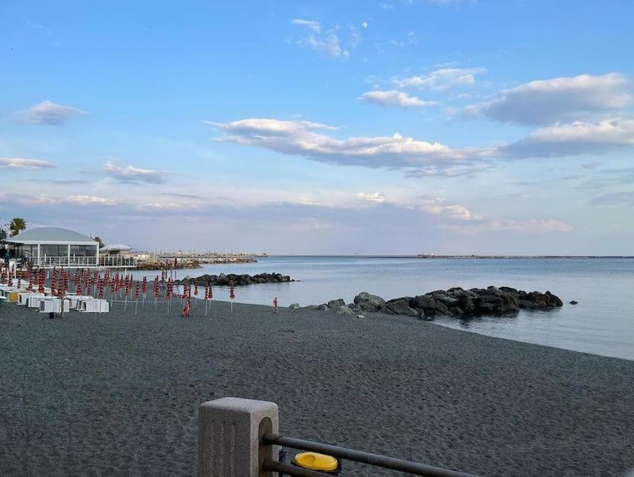 Appartement Brezza Marina 3021 à Gênes Extérieur photo